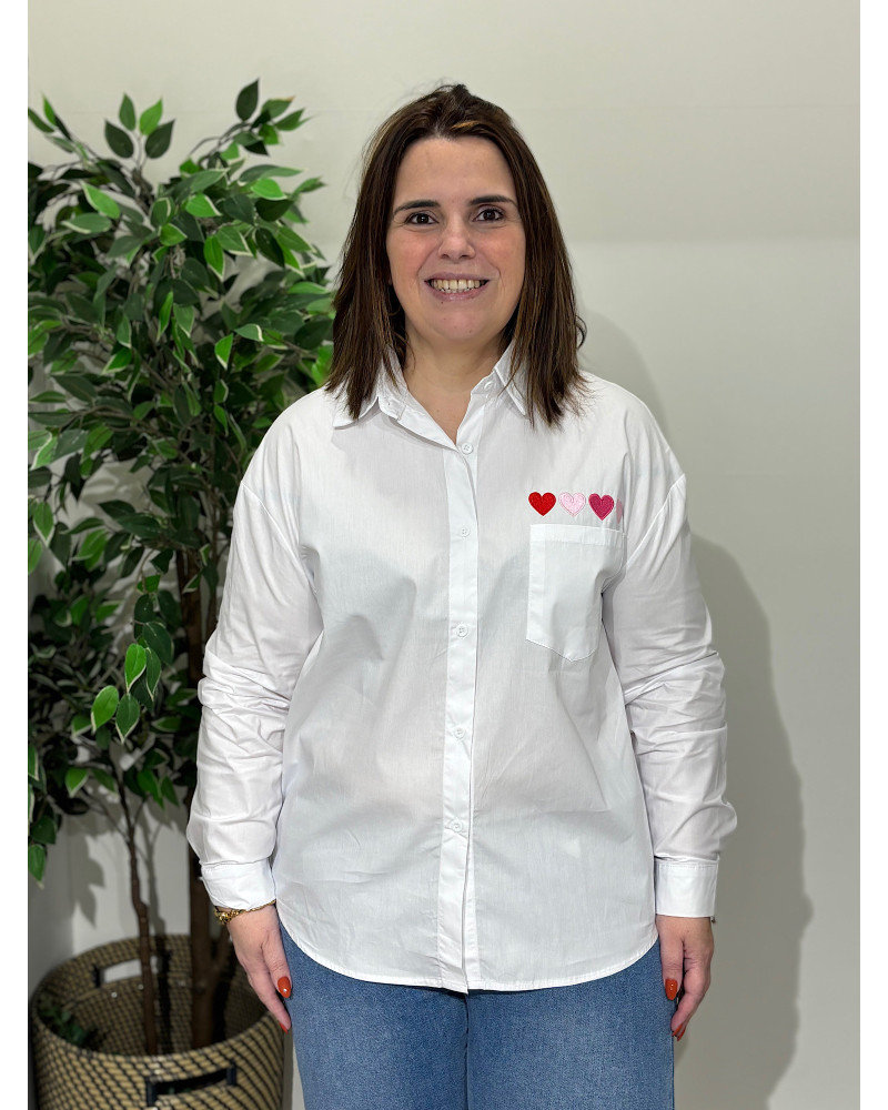 Camisa básica c/corações