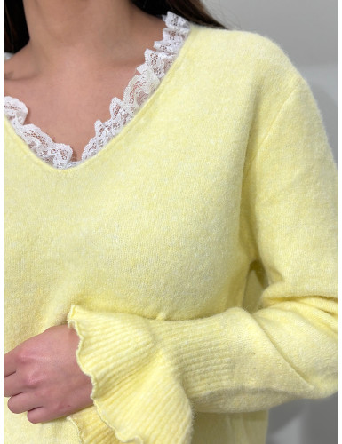 Camisola de malha c/renda no decote