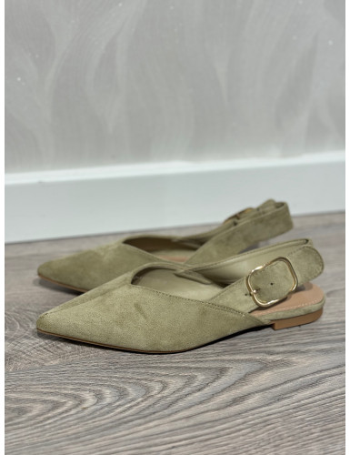 Sabrina de bico fino aberta atrás