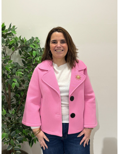 Casaco com pregadeira