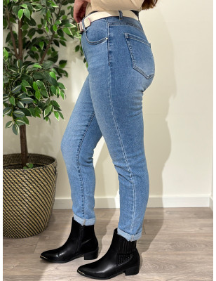 Calças de ganga modelo mom fit c/cinto