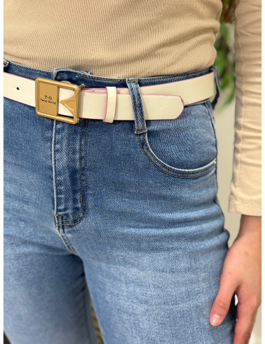 Calças de ganga modelo mom fit c/cinto