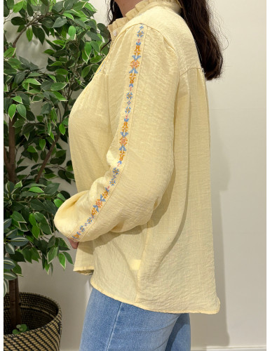 Camisa c/bordados