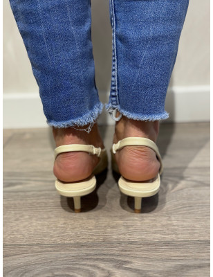 Sapato de Salto Pequeno